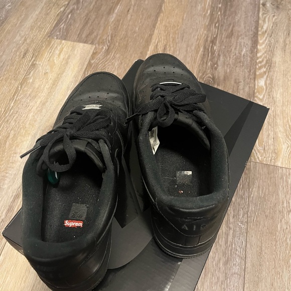 Nike Air Force 1 Low, Supreme, Black size 9.5 US - Picture 3 of 5
